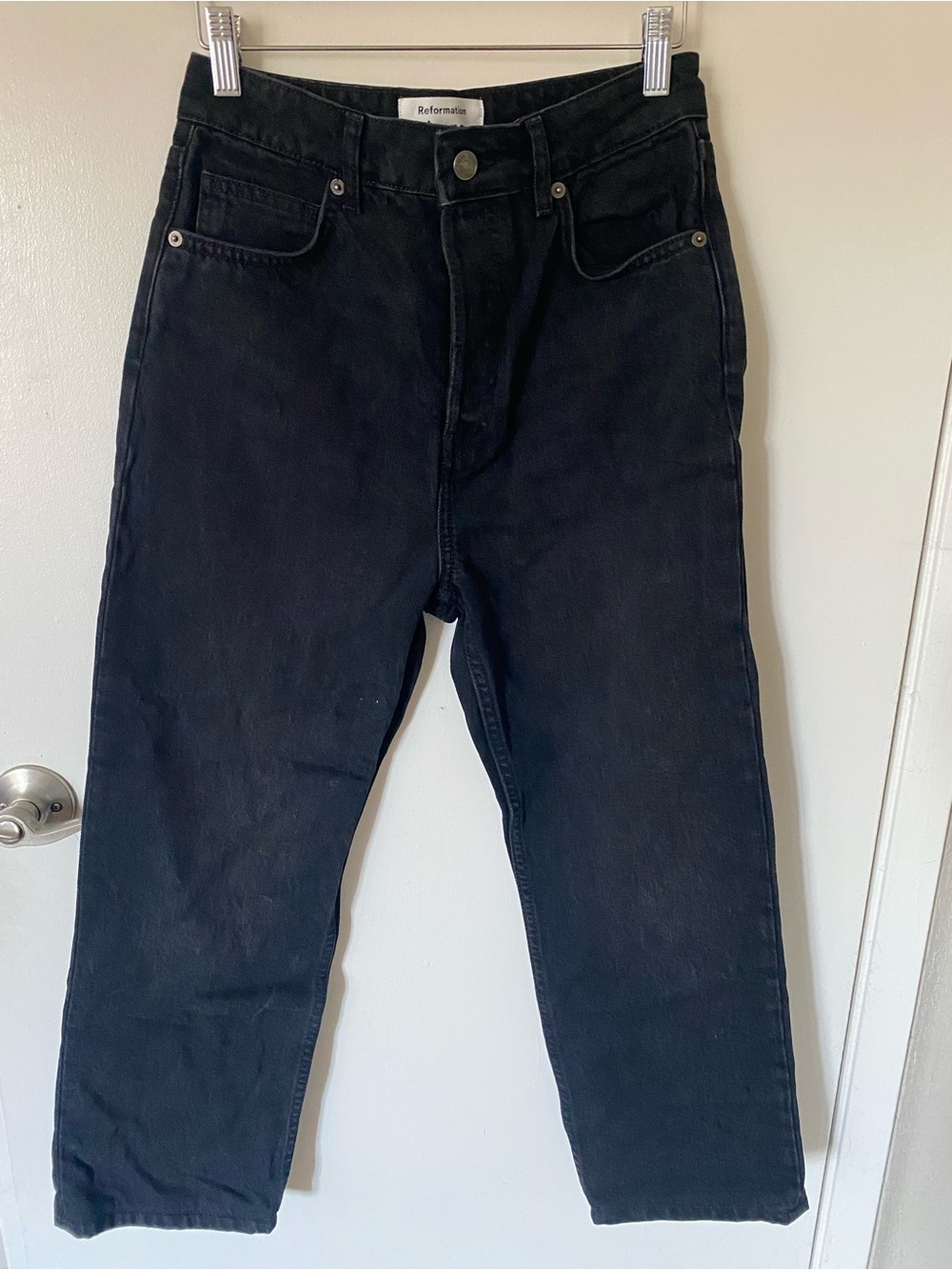 Reformation Women’s Black cropped Straight-Leg Jeans
